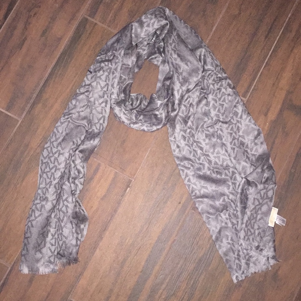 MK Micheak Kors Scarf
